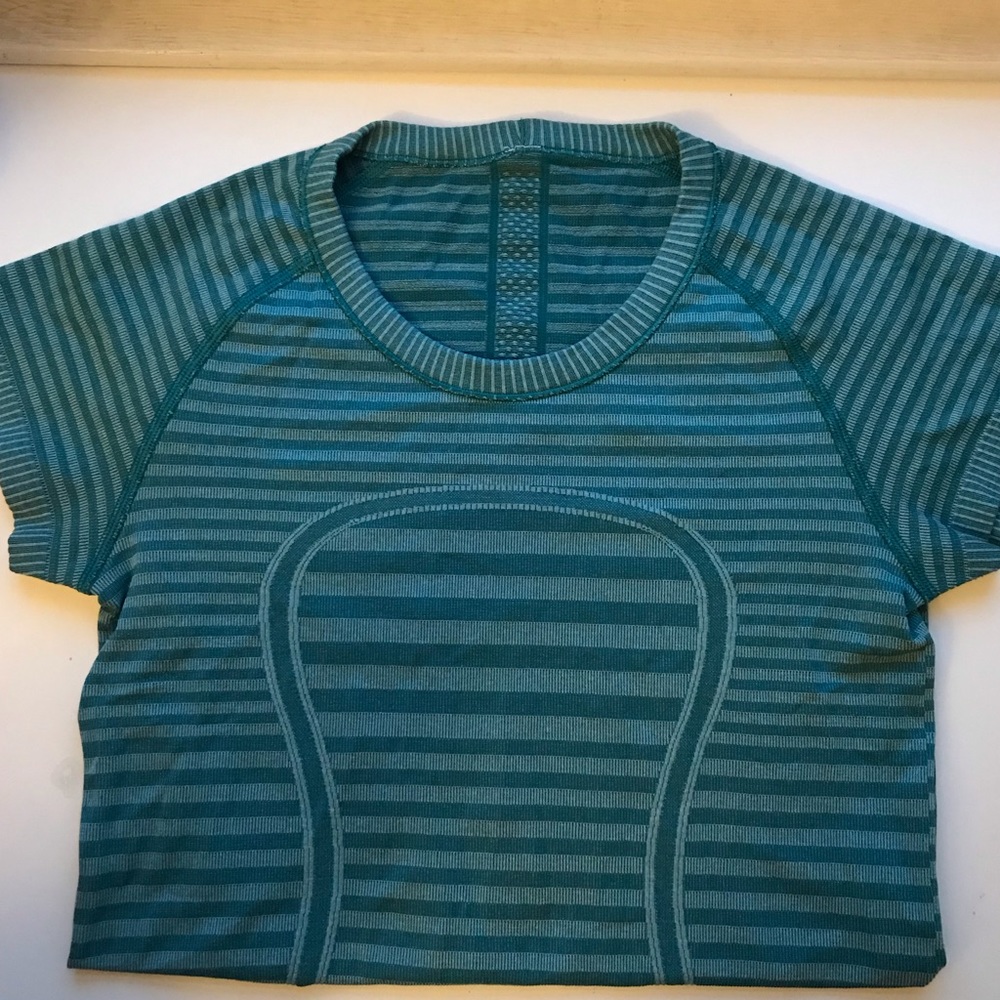 teal Lululemon short sleeve, size 4